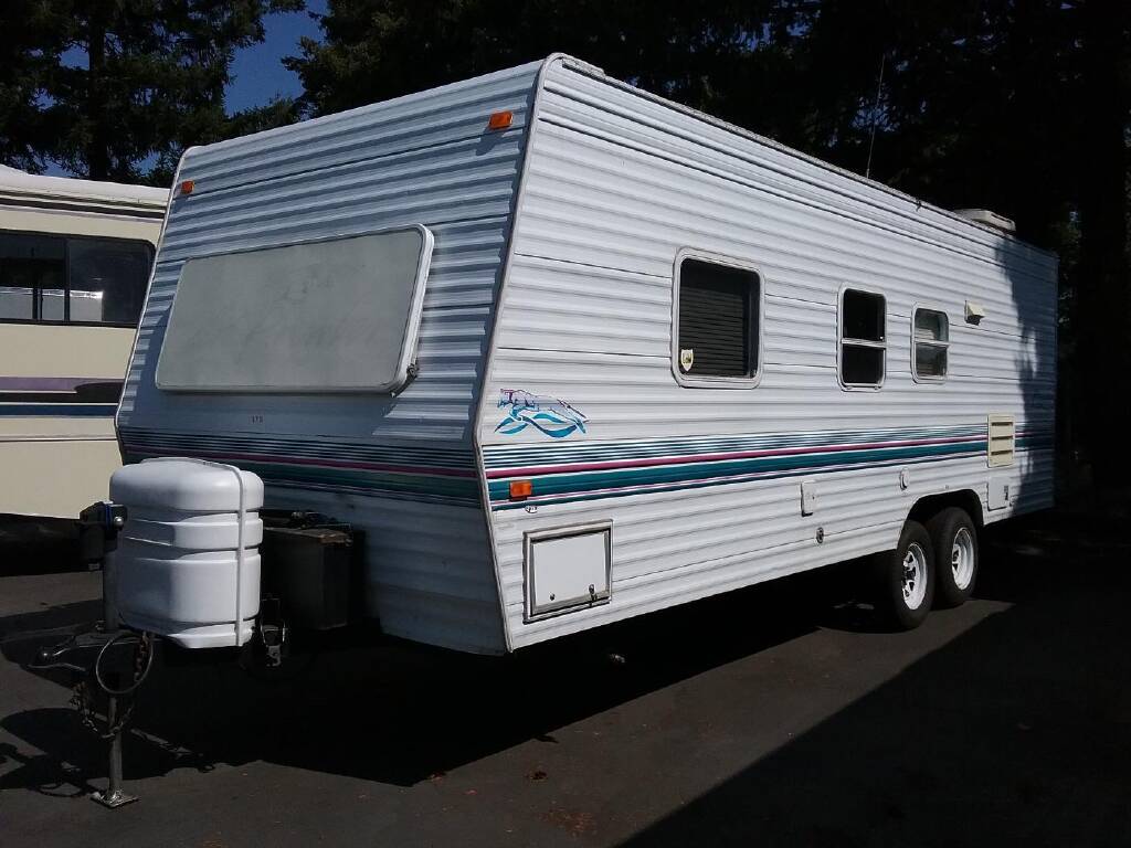 1999 Fleetwood Prowler 24J