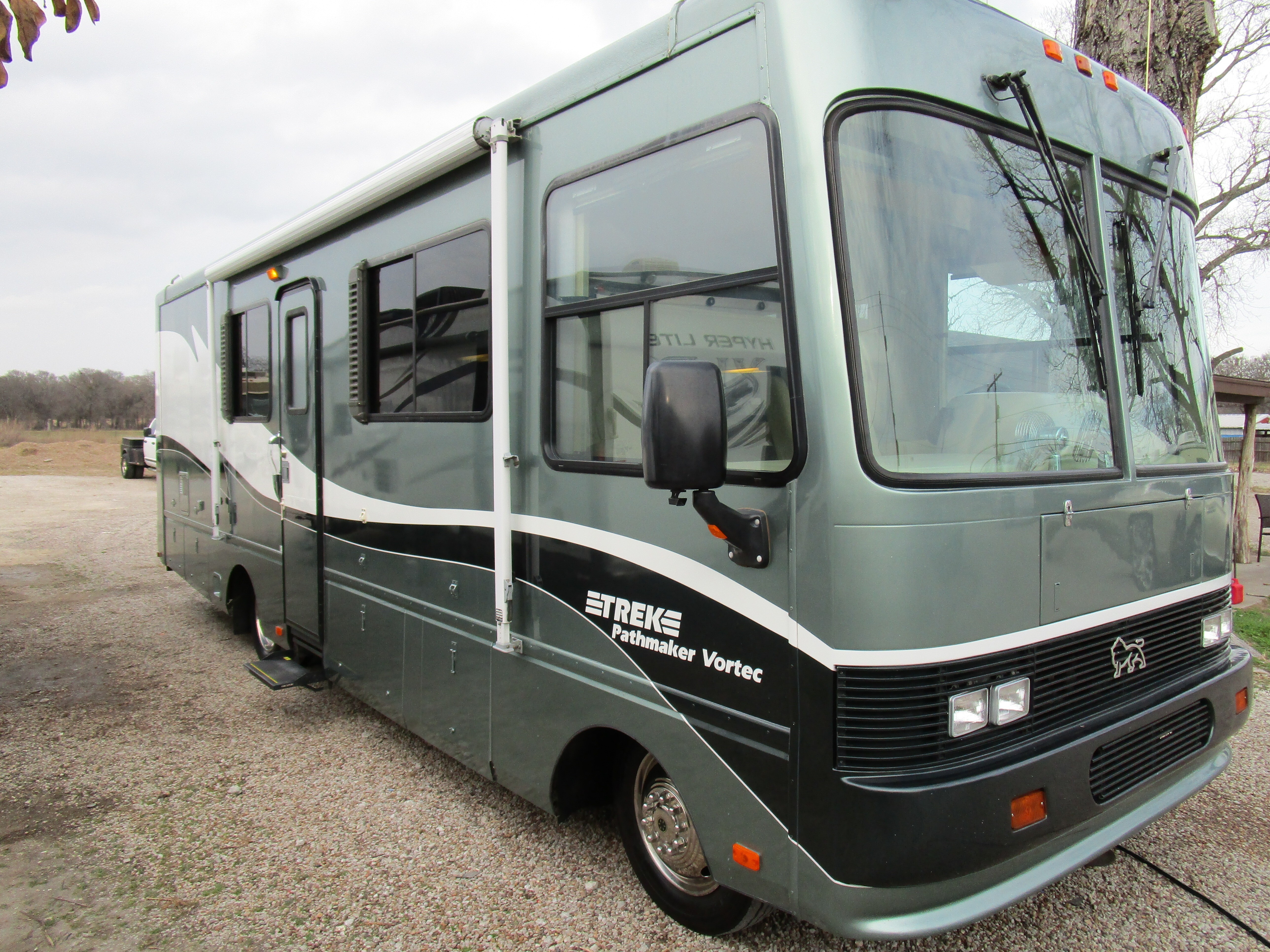 Safari Trek Rvs For Sale 22 Rvs Rv Trader