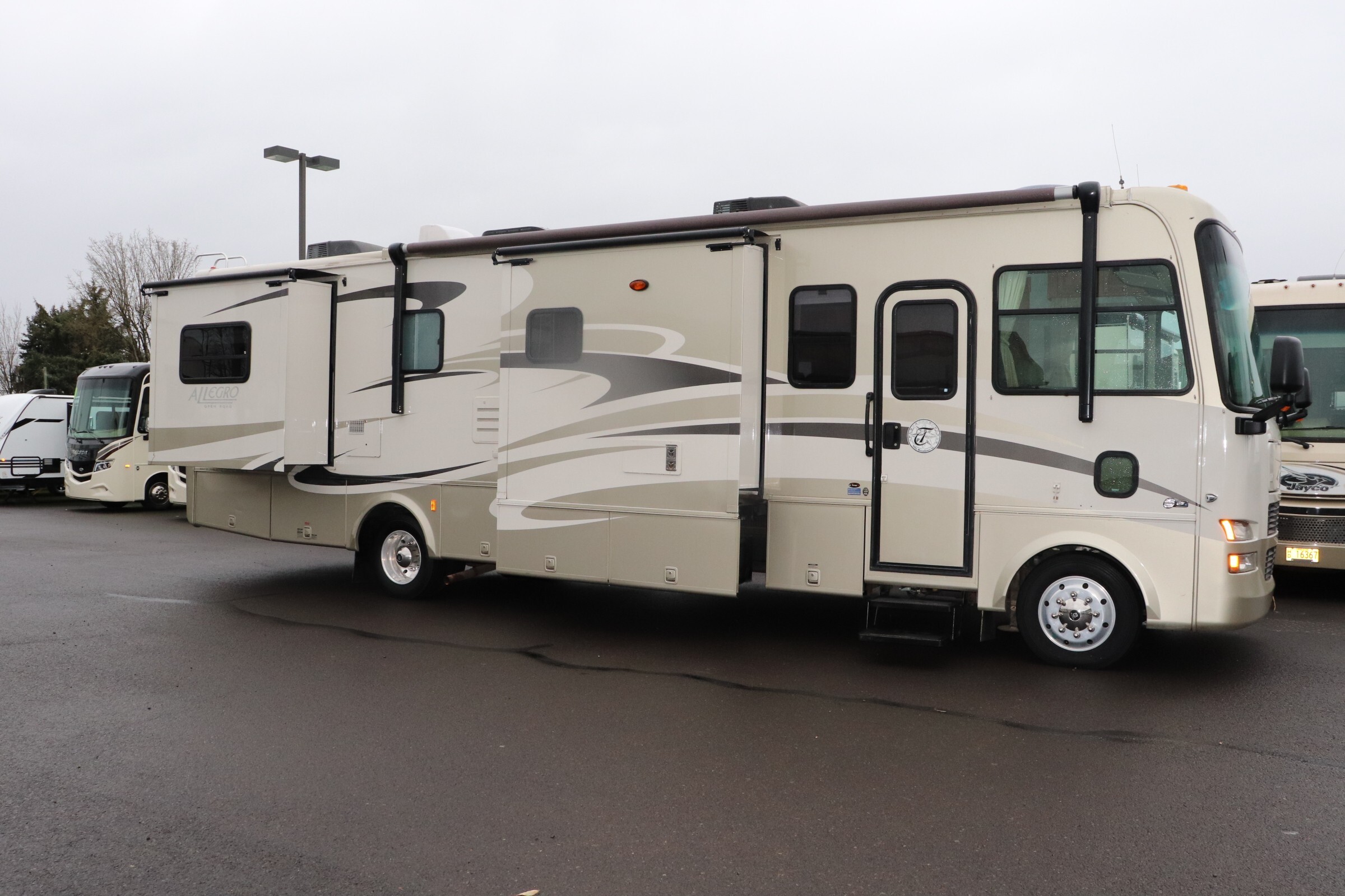 2008 Tiffin Motorhomes Allegro Allegro 34TGA (workhorse) For Sale in