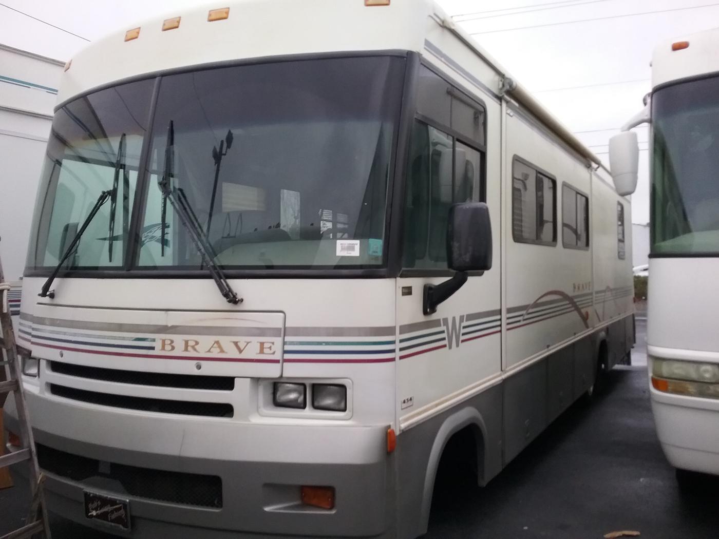 2000 Winnebago Brave 33V For Sale in Vancouver, WA RV