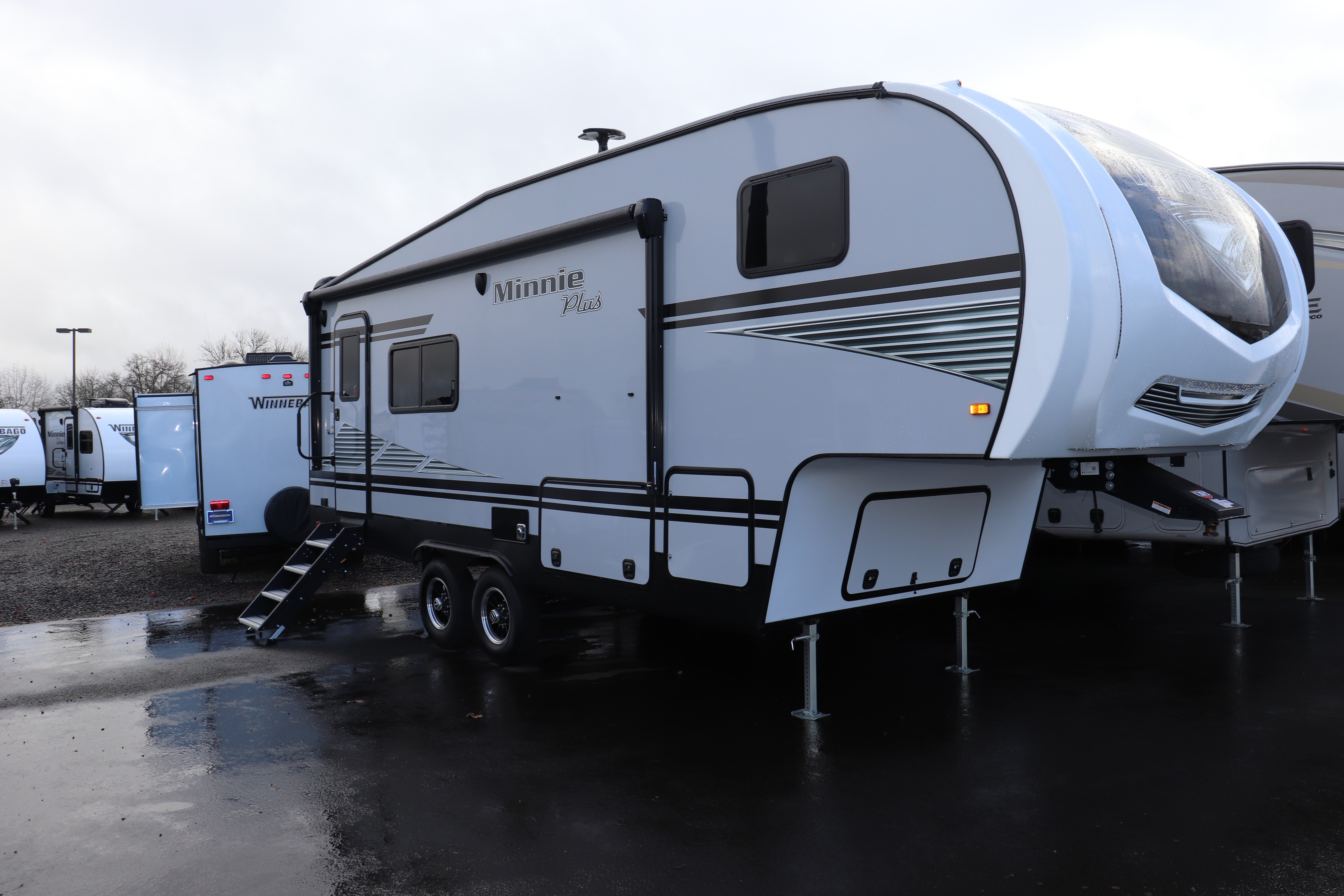 2019 Winnebago Minnie Plus Fifth Wheel 25RKS For Sale in Salem, OR RV