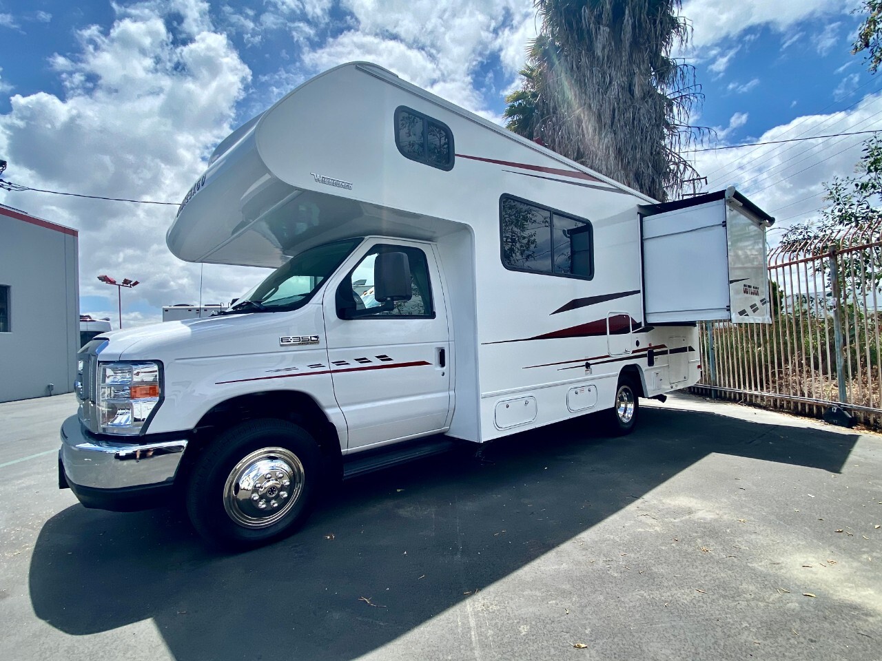 2019 Winnebago Outlook 22C For Sale in Santa Fe Springs, CA RV Trader