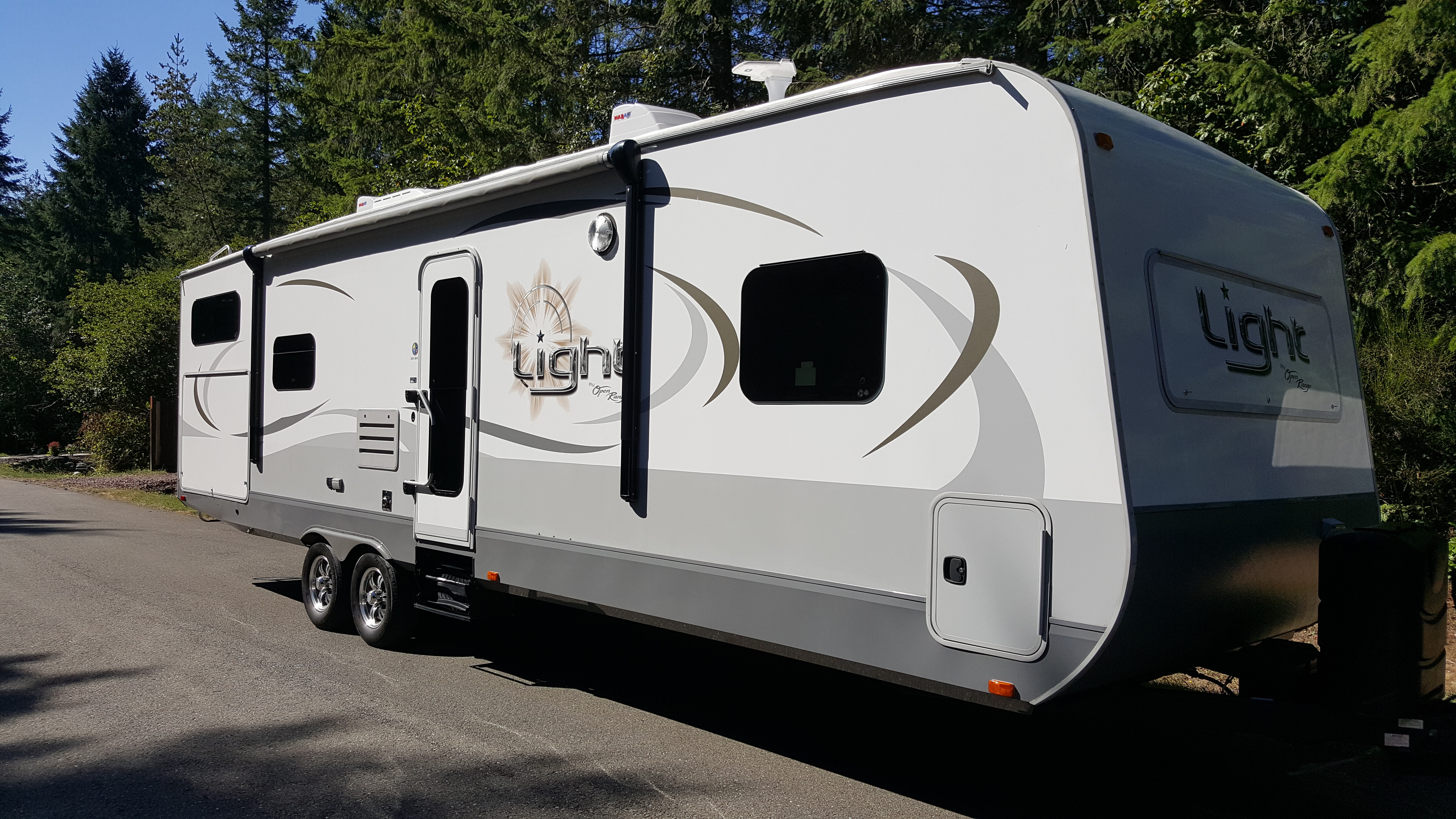 2018 Open Range Roamer 328bhs Highland Ridge Rv With Bunks Outdoor Kitchen 1 5 Baths Open Range Rv Living Outdoor Kitchen