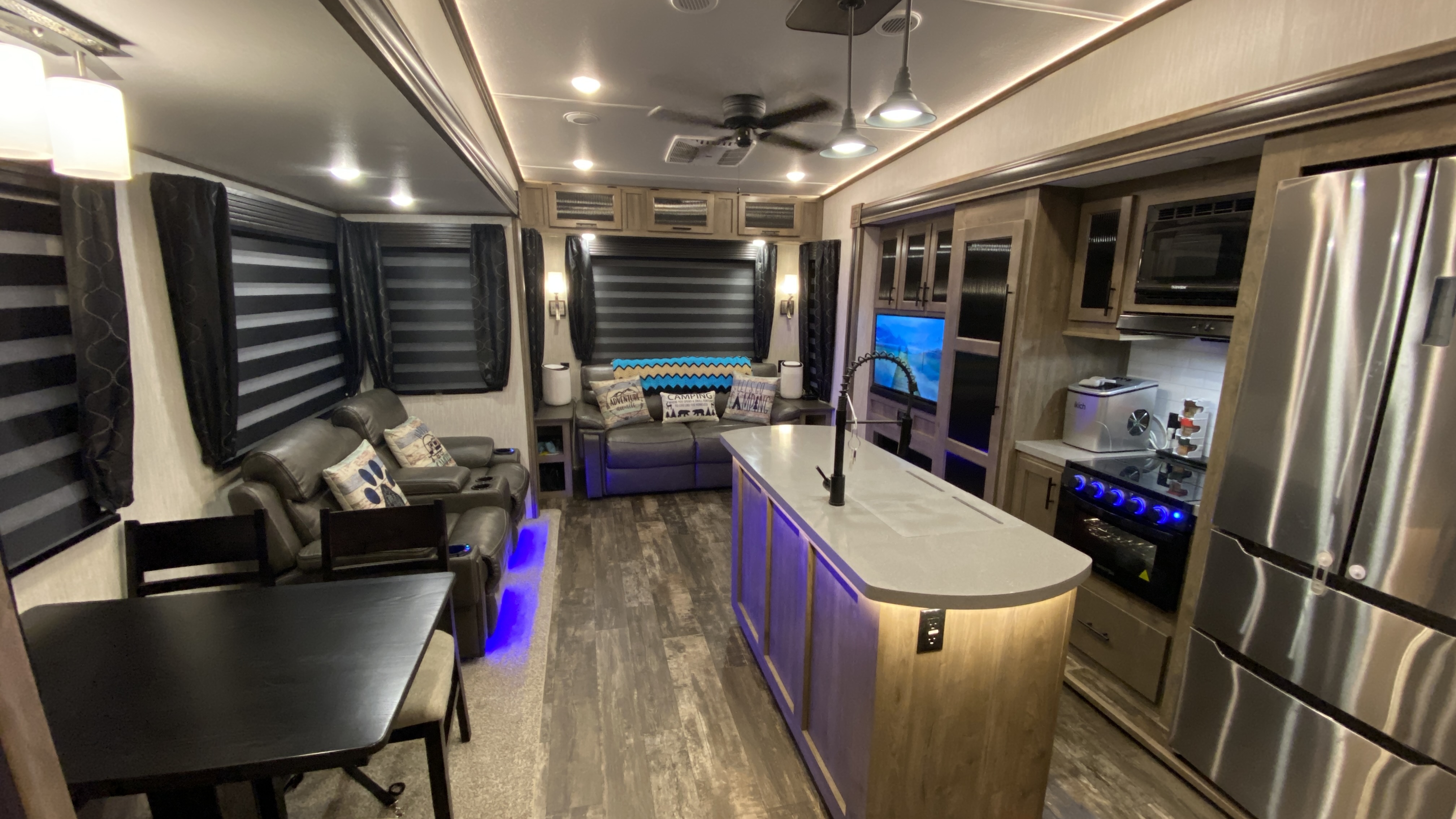 2021 Forest River 36bhq Rv Roadway