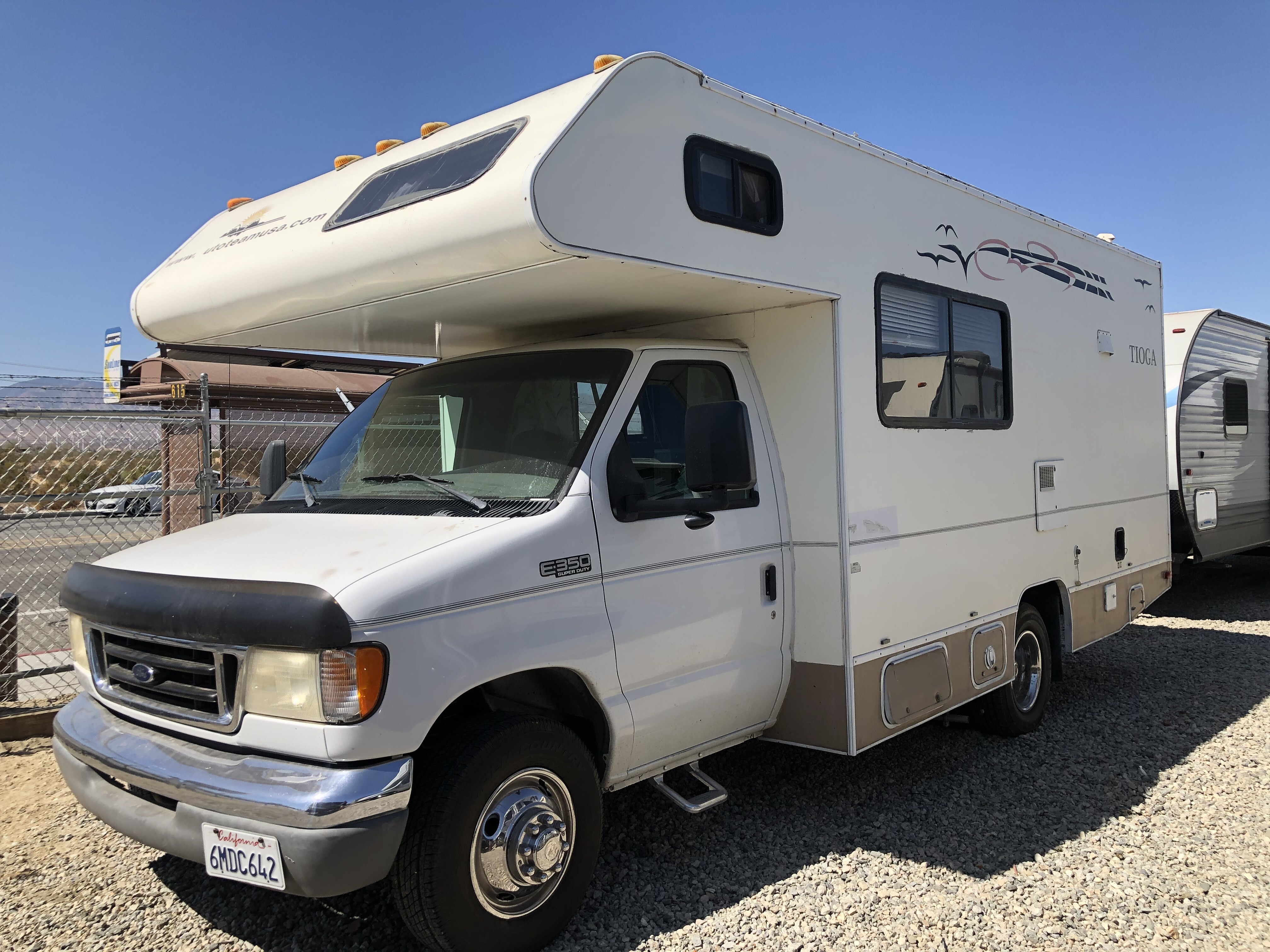 1999 Fleetwood Tioga 22C For Sale in Desert Hot Springs,