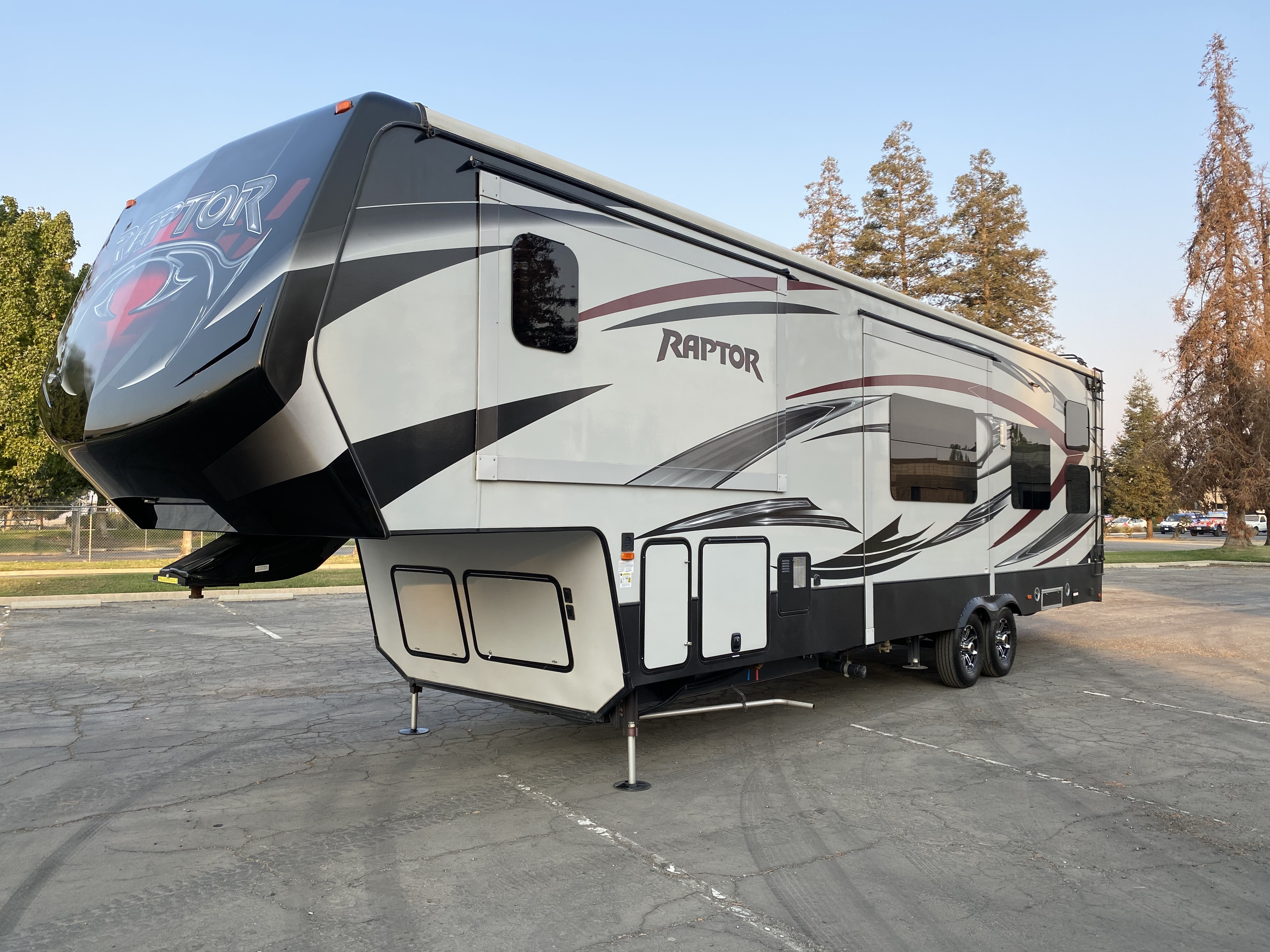 2015 Keystone Alpine 3010re F149cl By Ppl Motor Homes