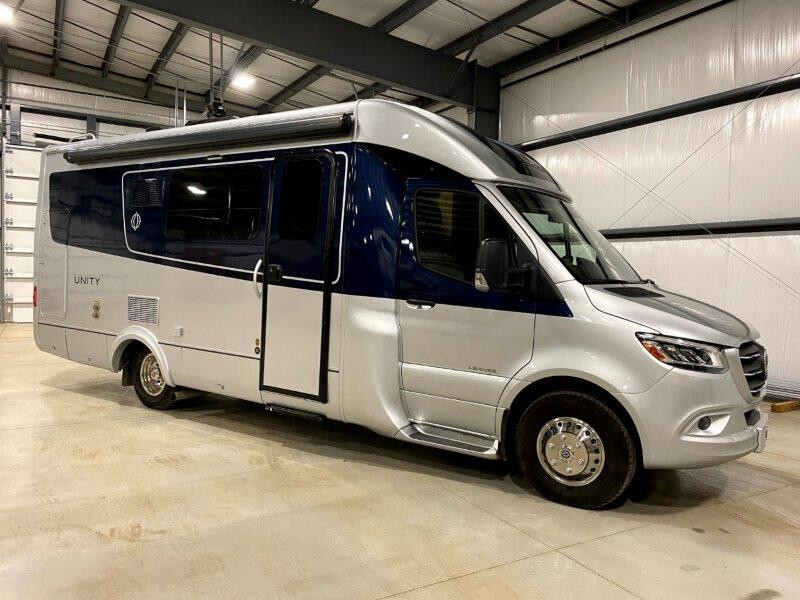 leisure travel unity u24mb for sale