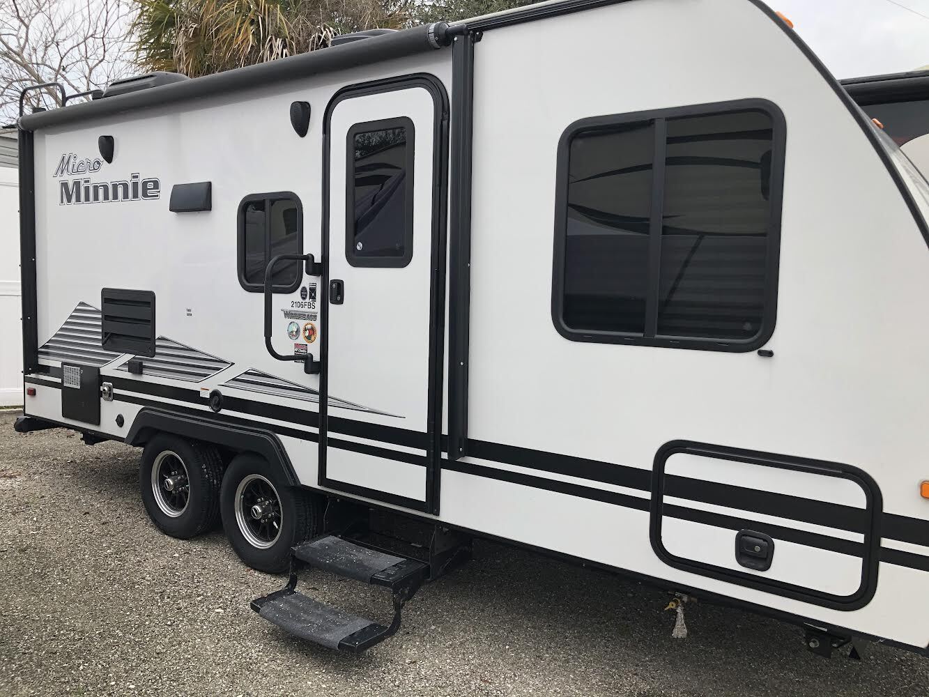 Rochester Ny Micro Minnie 2108fbs For Sale Winnebago Rvs Rv Trader