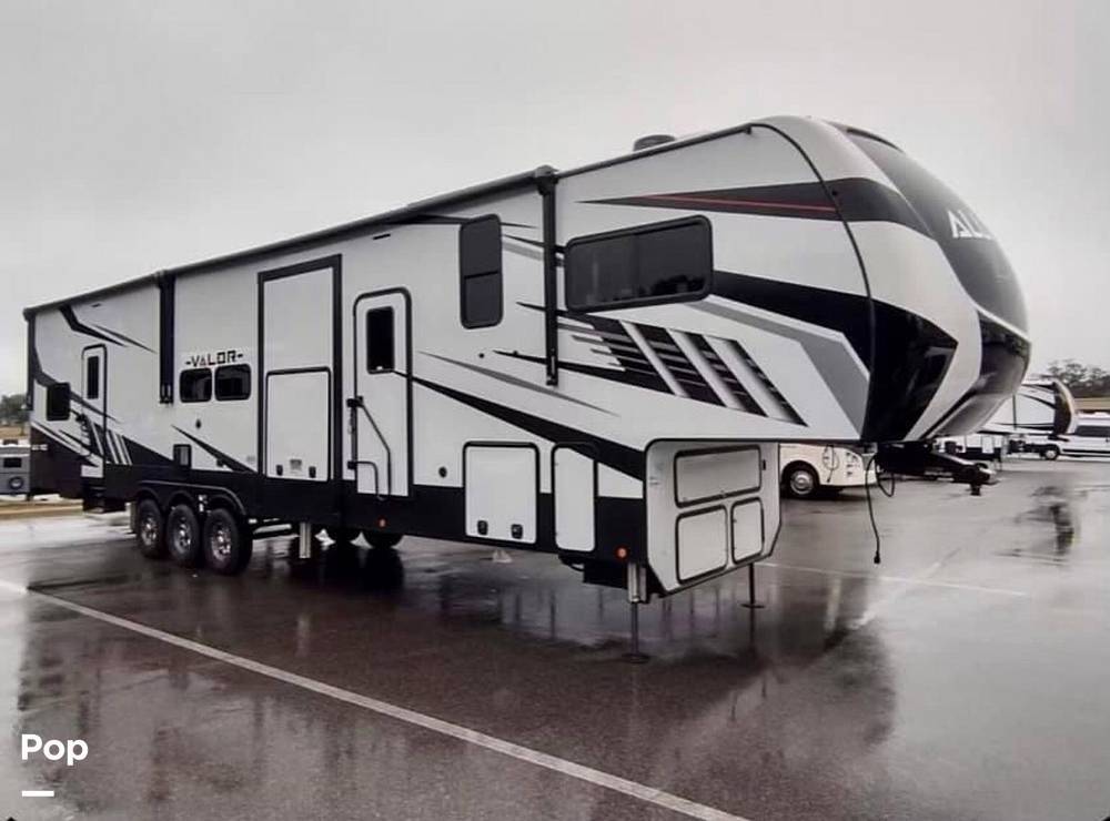 Montana - 2022 40V13 Valor For Sale - Alliance Rv Toy Hauler RVs - Toy ...