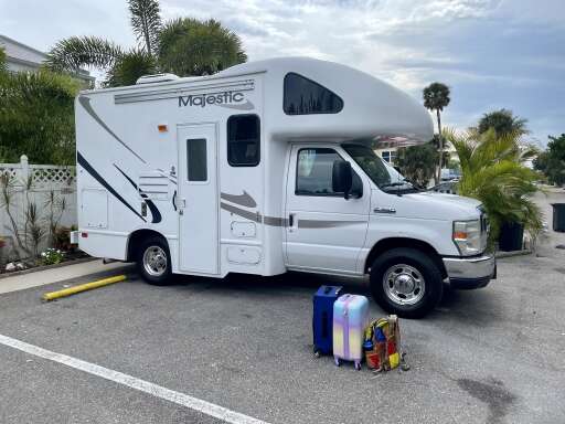 19 Ft Rv Four Winds Majestic 19G For Sale - Thor Motor Coach Class C Motorhomes ...