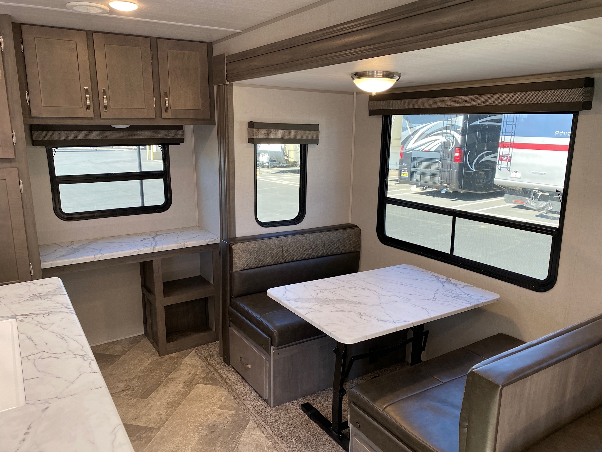 2021 East To West ALTA 2810KIK, grass valley CA 5024053713