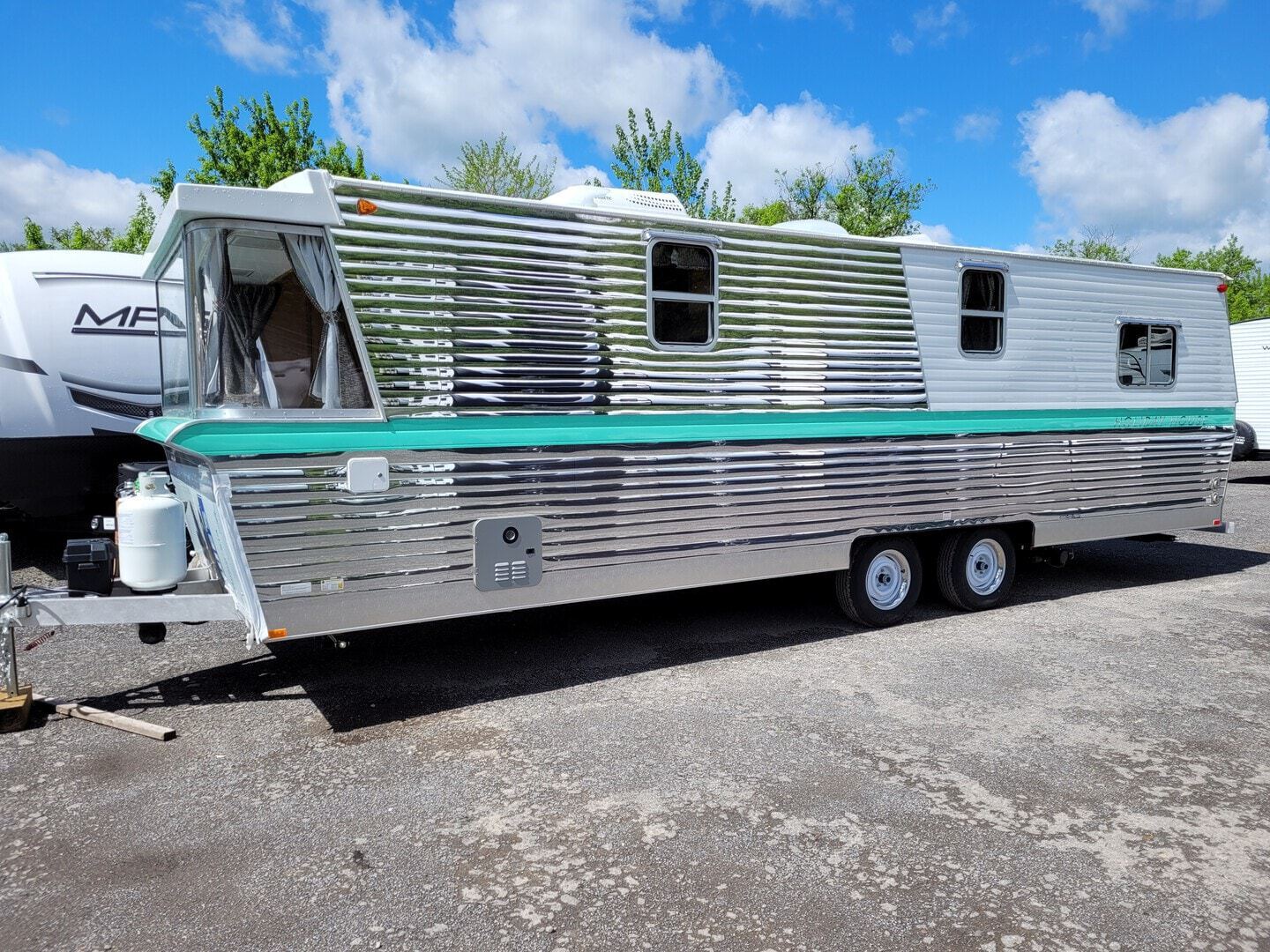 2022 Holiday House Rv 27RQ Deluxe For Sale in Frankfort RV Trader