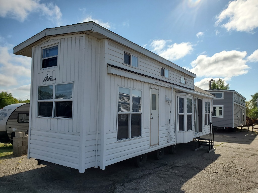 Used 2002 Breckenridge Used Park Model For Sale in St. Cloud, MN