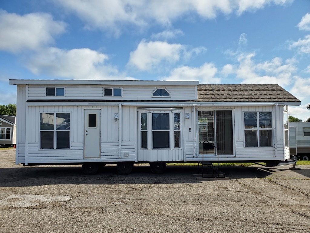 Used 2002 Breckenridge Used Park Model For Sale in St. Cloud, MN