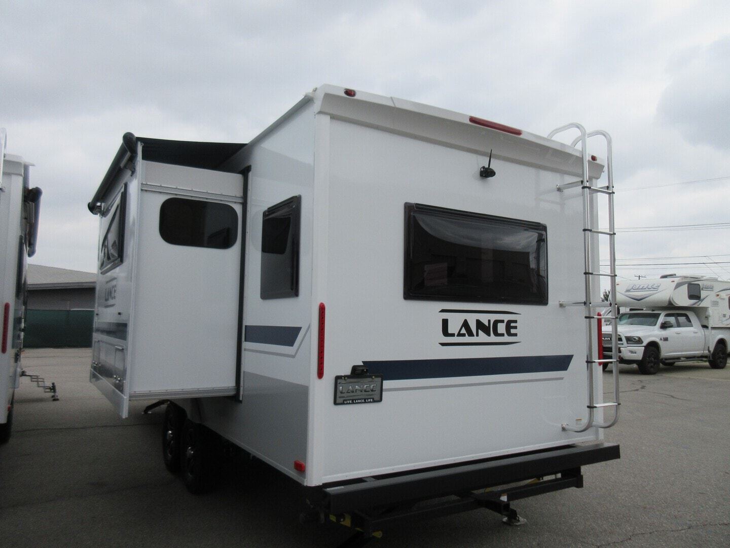 Lance 2375 For Sale