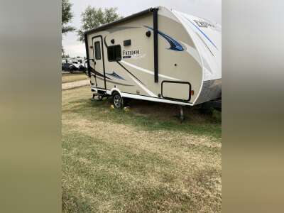 Herington, Kansas - Freedom Express Pilot For Sale - Coachmen Travel ...
