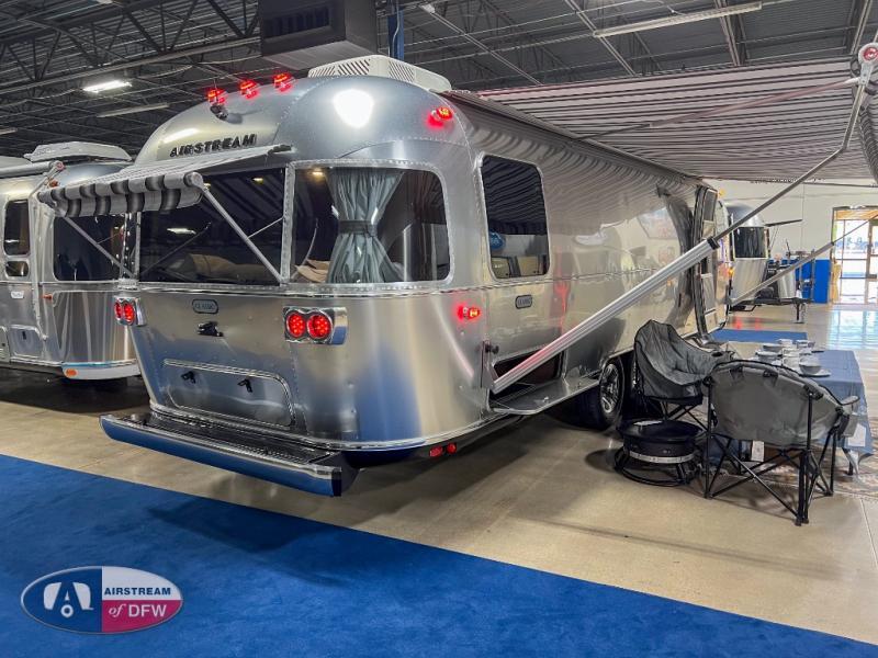 New 2024 Airstream Rv Classic Twin 30RB For Sale in Fort Worth, TX