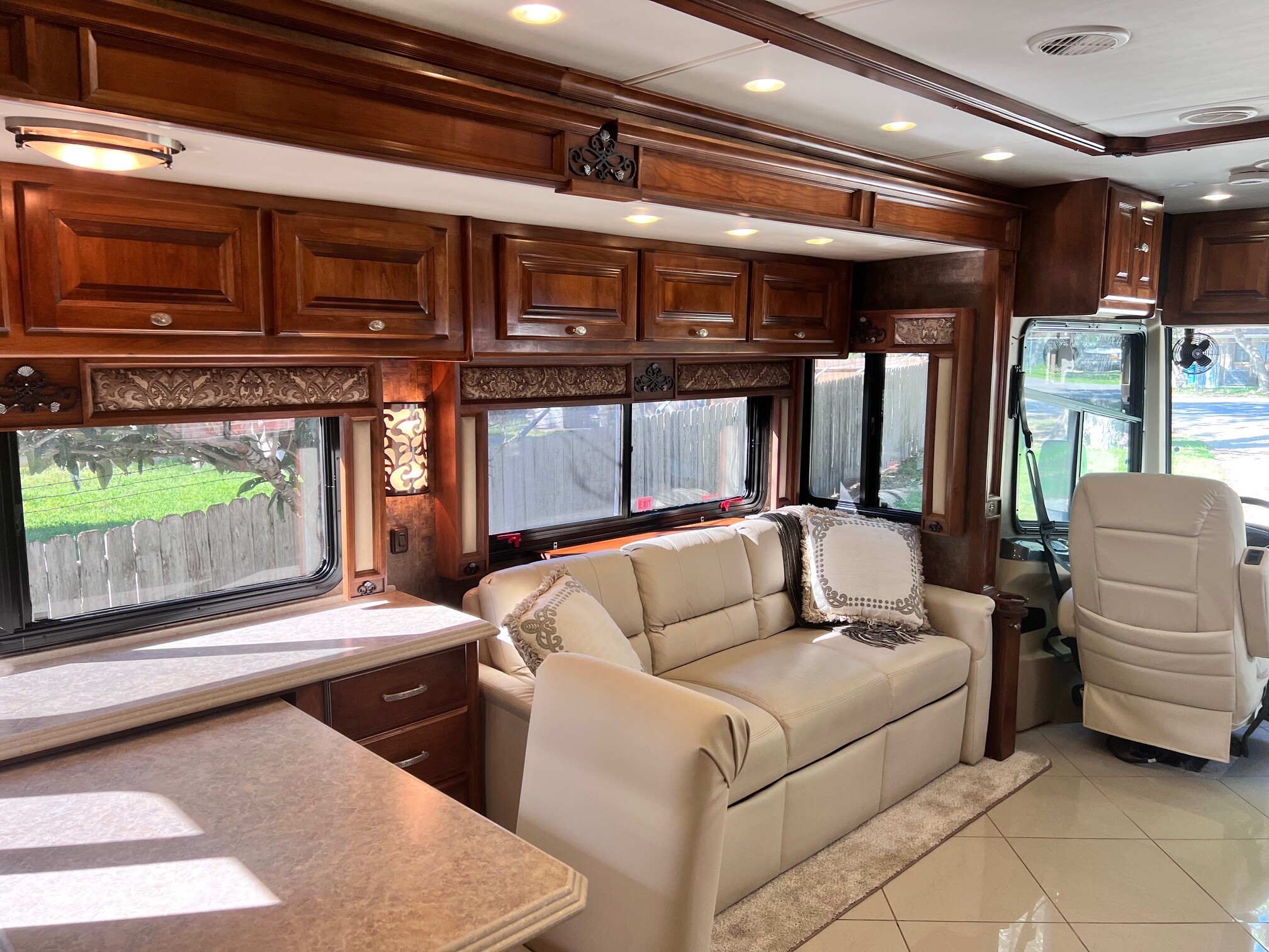 Used 2012 Tiffin Motorhomes Phaeton 36qsh in San Antonio, TX