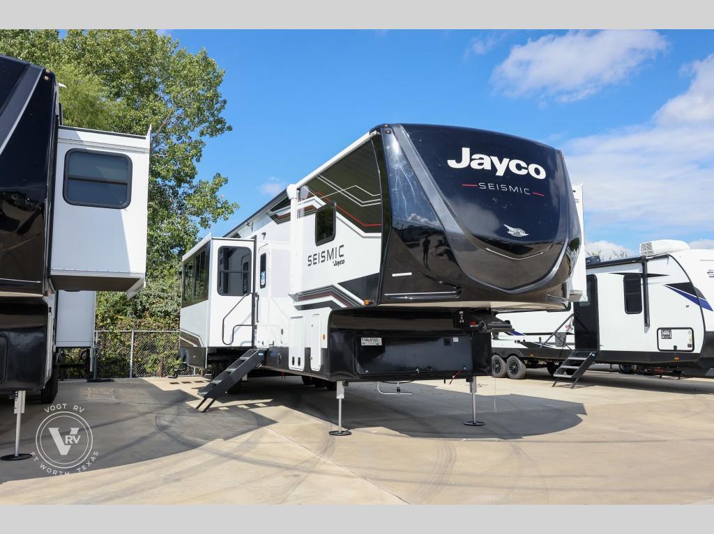 Jayco Seismic 3914 Toy Haulers 5th Wheel RV Reviews on RV Insider