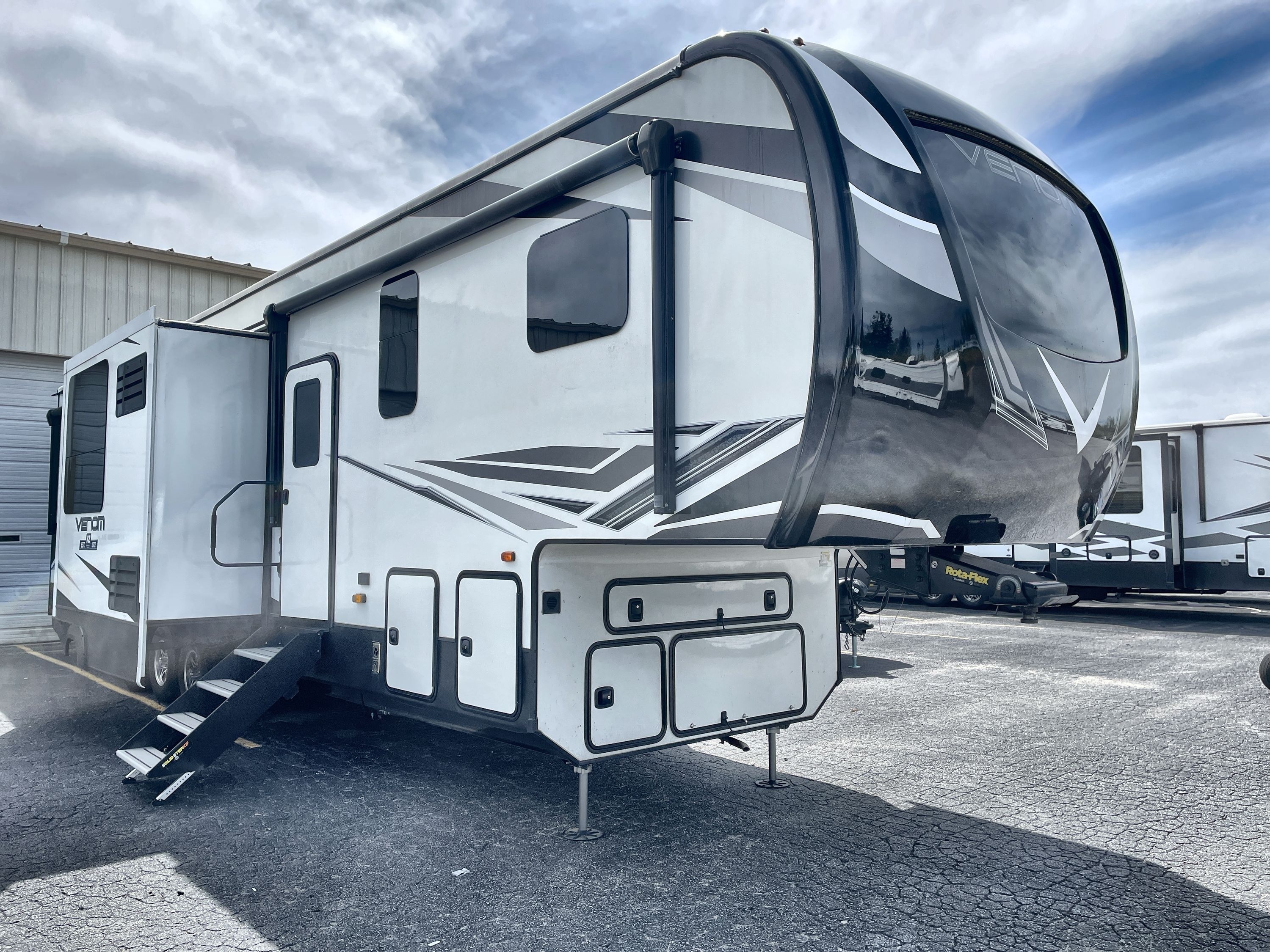 KZ Venom Toy Haulers 5th Wheel RV Reviews on RV Insider